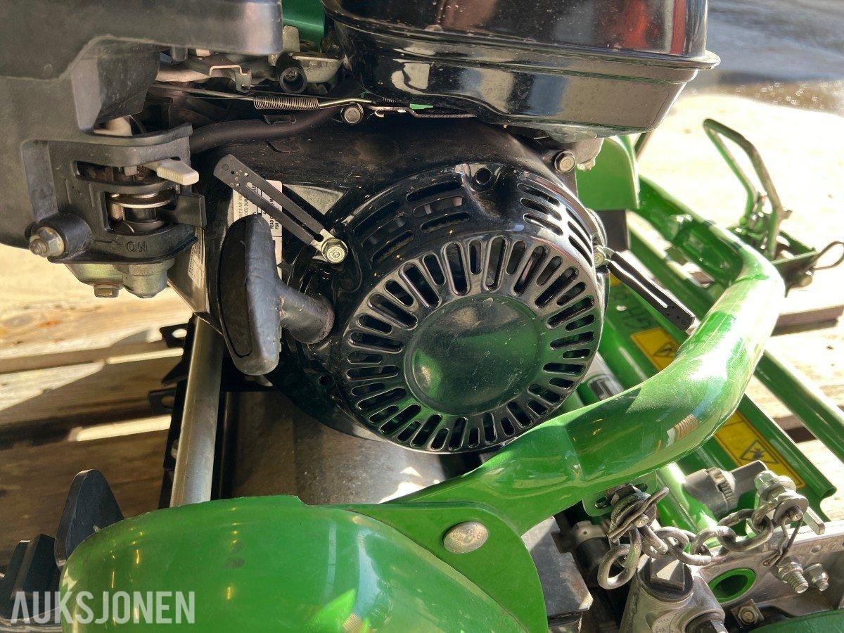 2017 John Deere 220 E-Cut Hybrid Green Klipper
